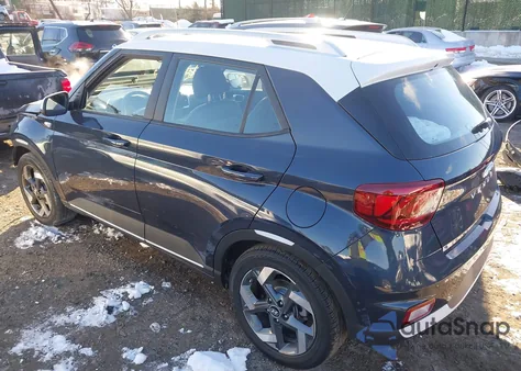 2021 Hyundai Venue Denim z USA, uszkodzony, nr VIN KMHRC8A36MU081716